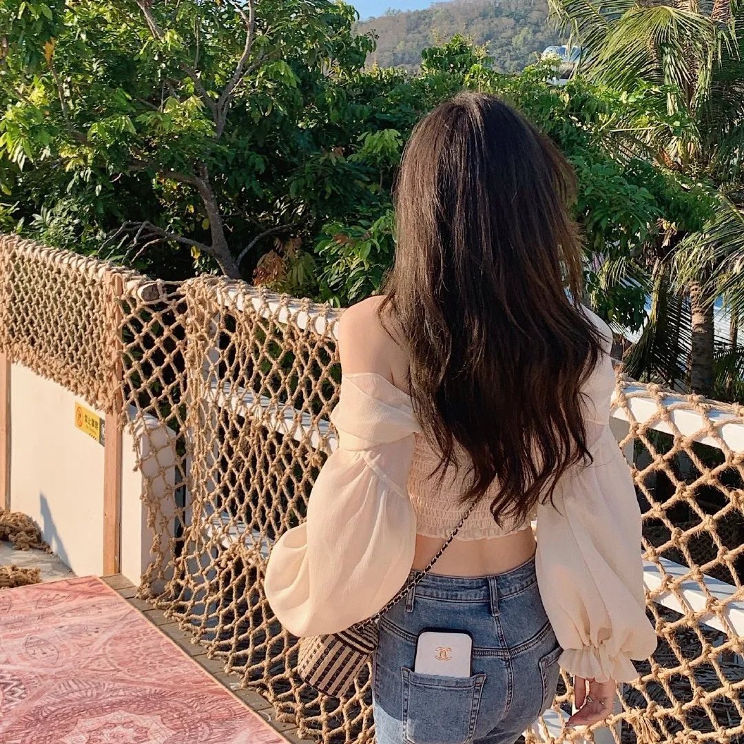 穿成男主早亡妻后我每天都在苟命